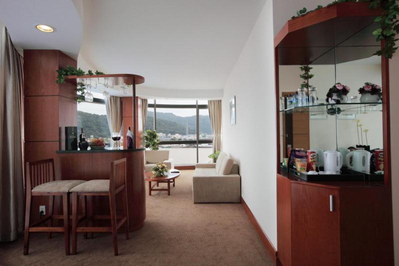 River Hotel Ха Тени Екстериор снимка