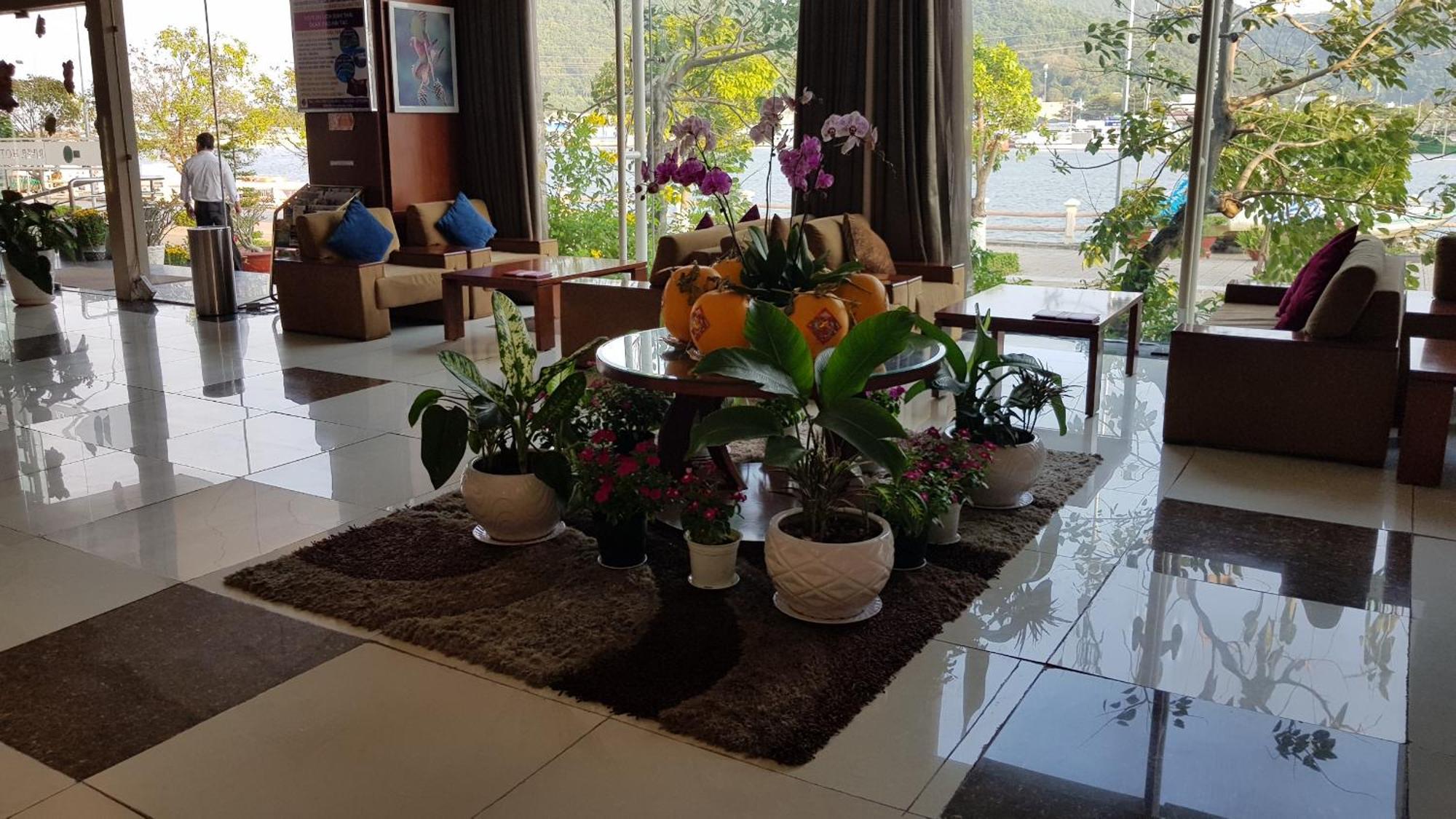 River Hotel Ха Тени Екстериор снимка